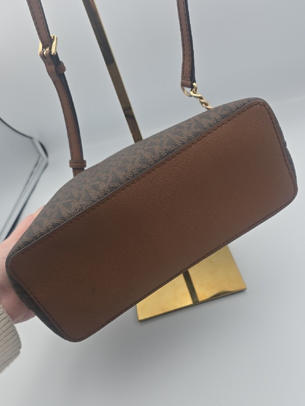Michael Kors Brown Signature MK Dome Small Crossbody W/ Gold Chain (EUC)✨️ - Picture 6 of 14